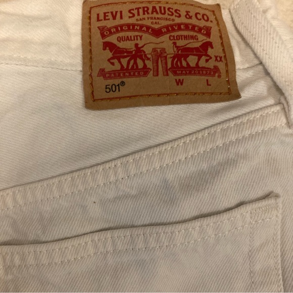 Levi’s 501 white embroidered jean shorts - Picture 4 of 7